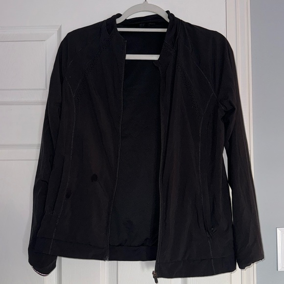 Lululemon Hit It black jacket - Picture 2 of 10